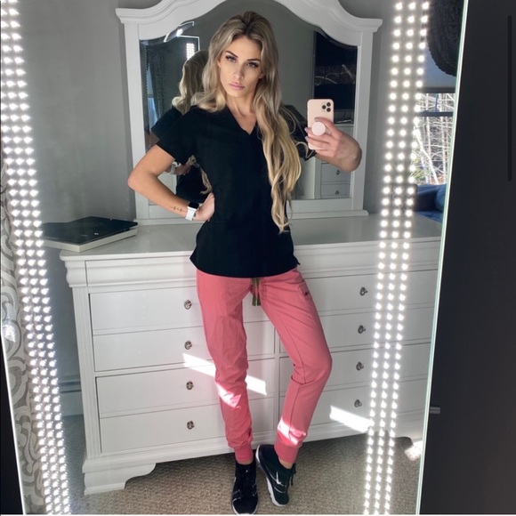 Meet the posher, Brianna! - Picture 3 of 6